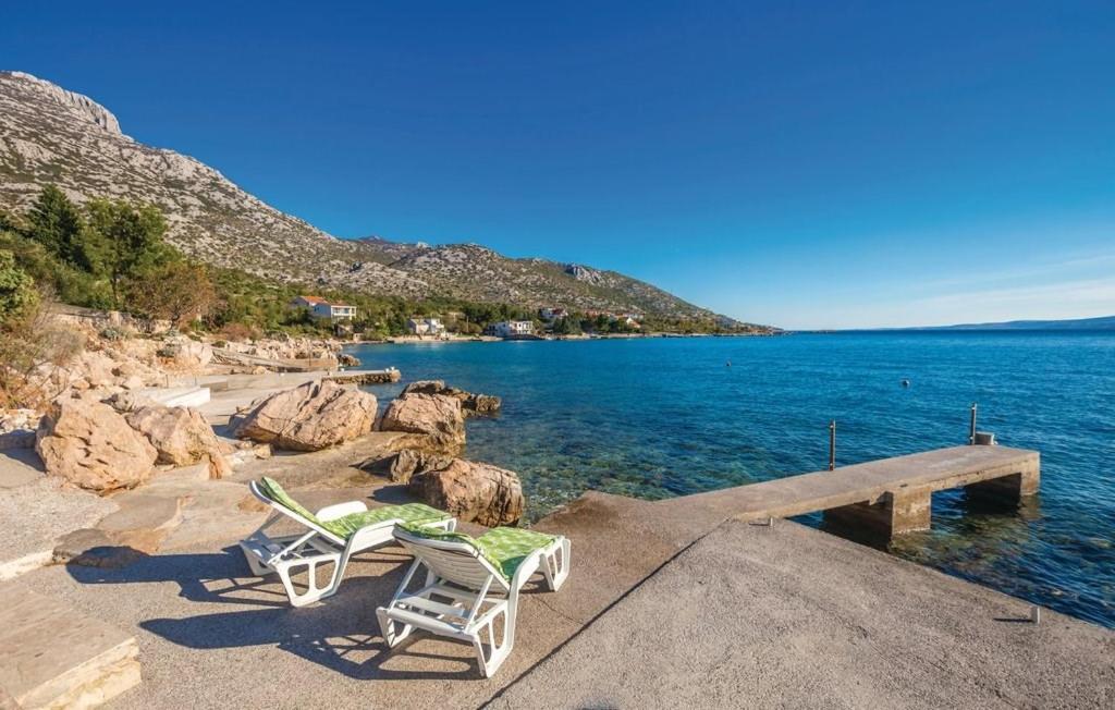 Apartmani Ivankovic Karlobag Buitenkant foto