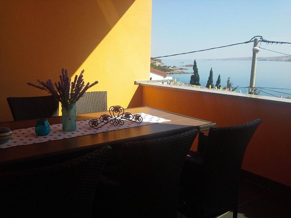 Apartmani Ivankovic Karlobag Buitenkant foto