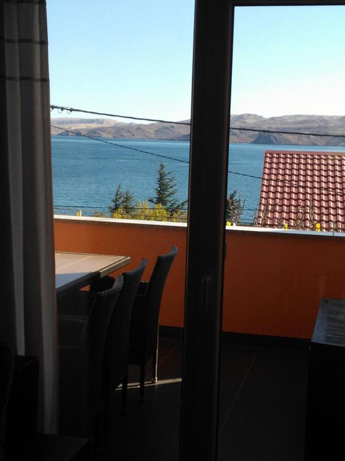 Apartmani Ivankovic Karlobag Buitenkant foto