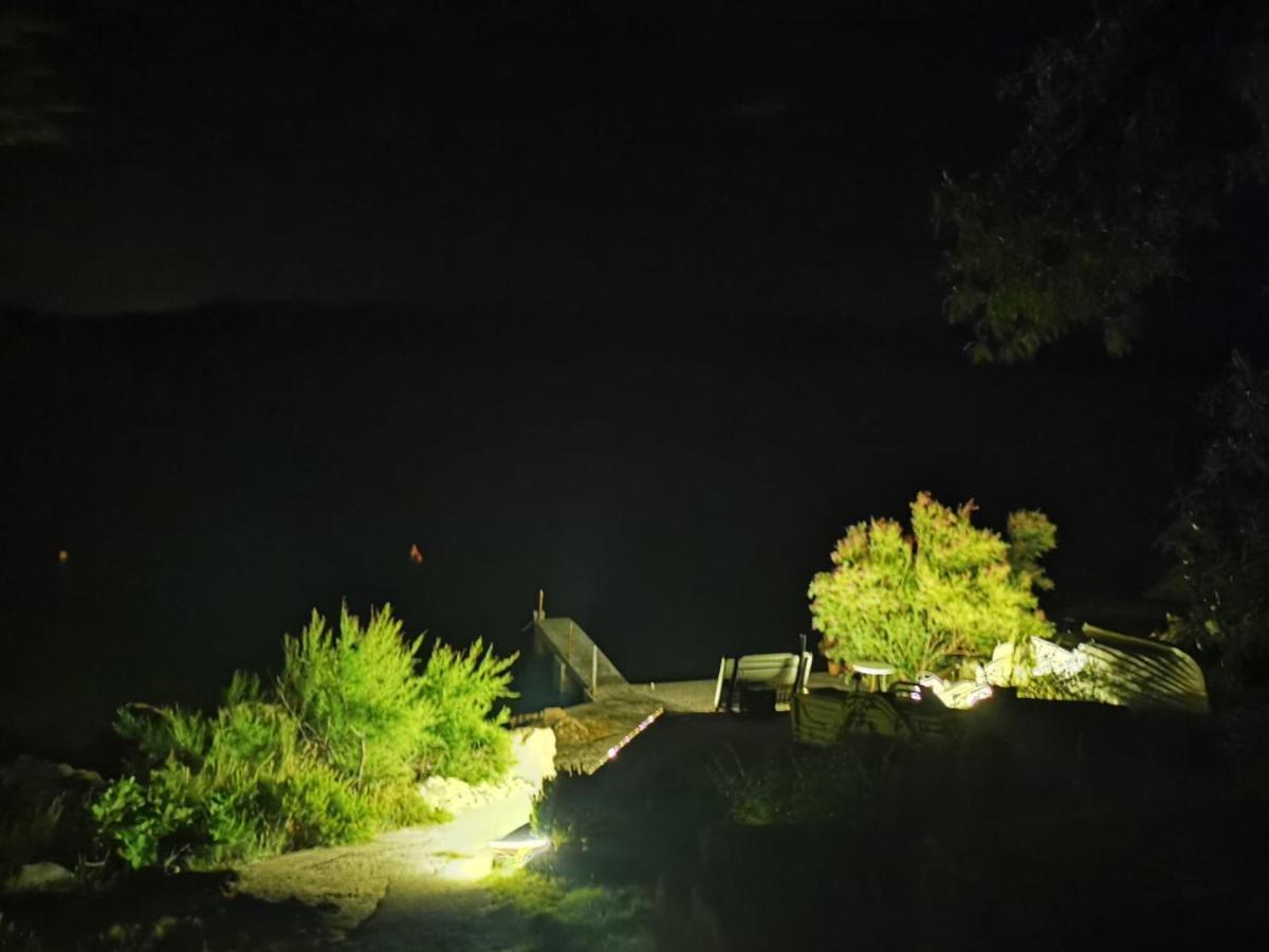 Apartmani Ivankovic Karlobag Buitenkant foto